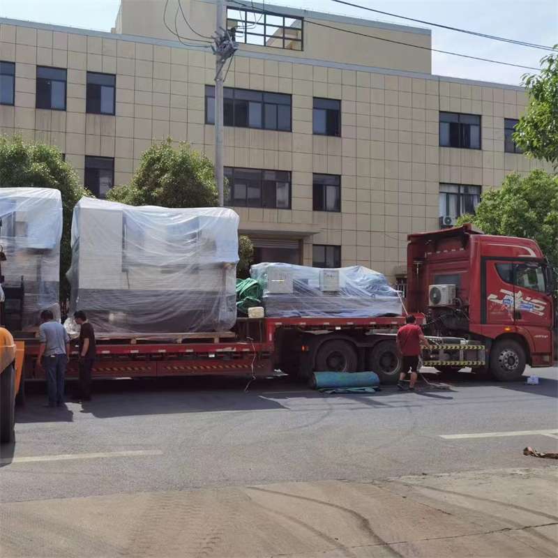 德格县新干县物流：多元服务与高效运输之路
