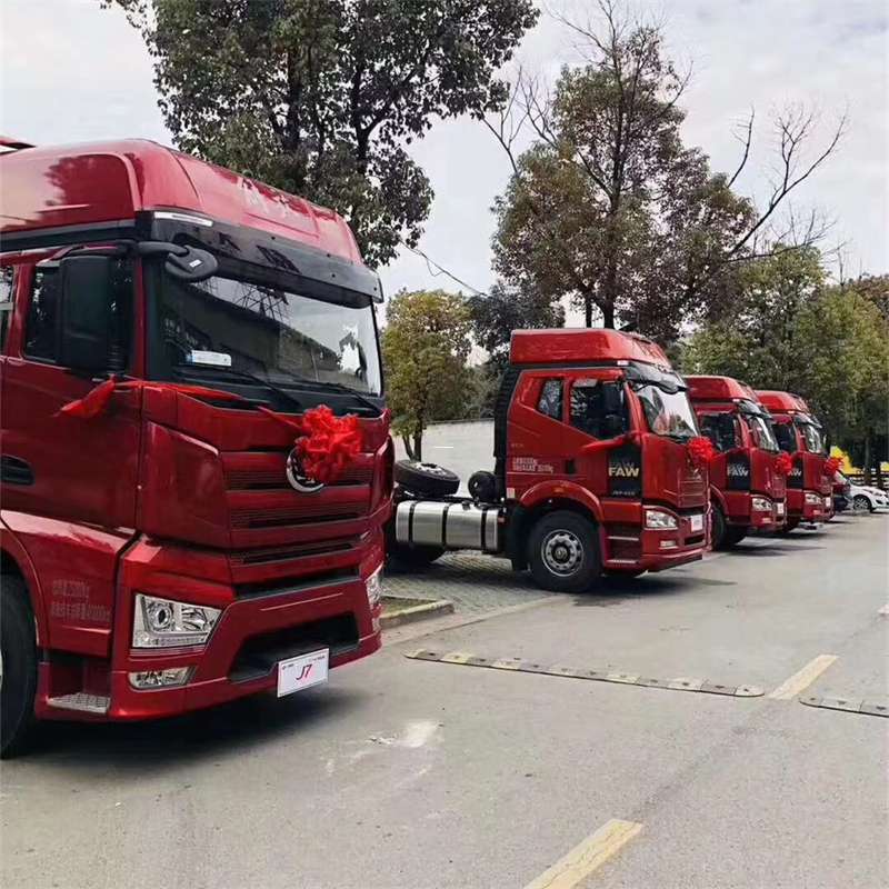 德格县胡杨河市：物流专线的多元高效运输服务